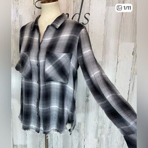Soft Comfy Classic Cloth & Stone Black Gray Plaid Frayed Hem Button Down Shirt